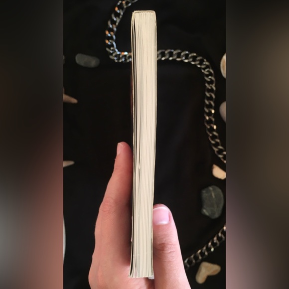 Five Night’s at Freddy’s The Graphic Novel - The Twisted Ones - Paperback - Picture 4 of 7